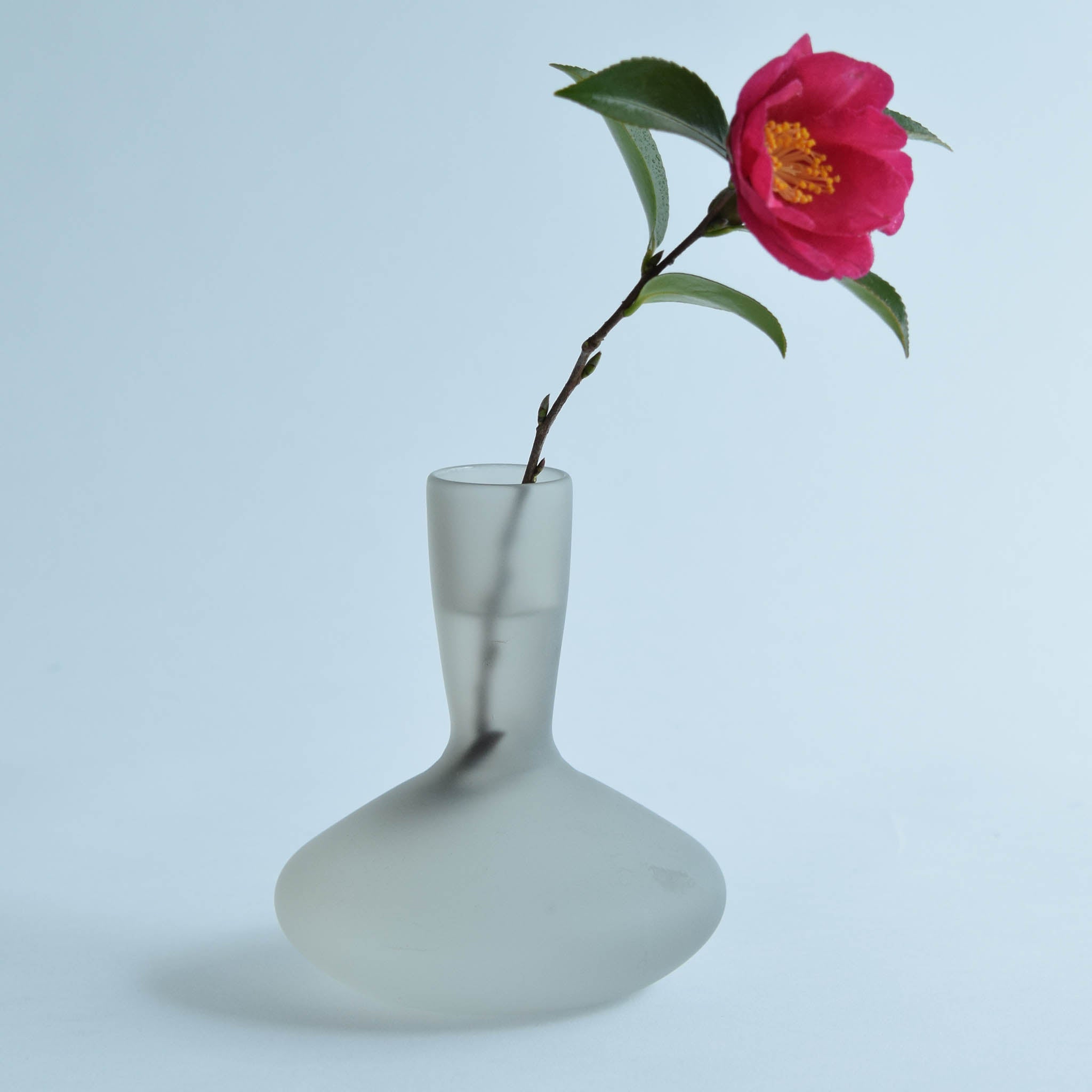 Glass vase | 吹きガラスの一輪挿し