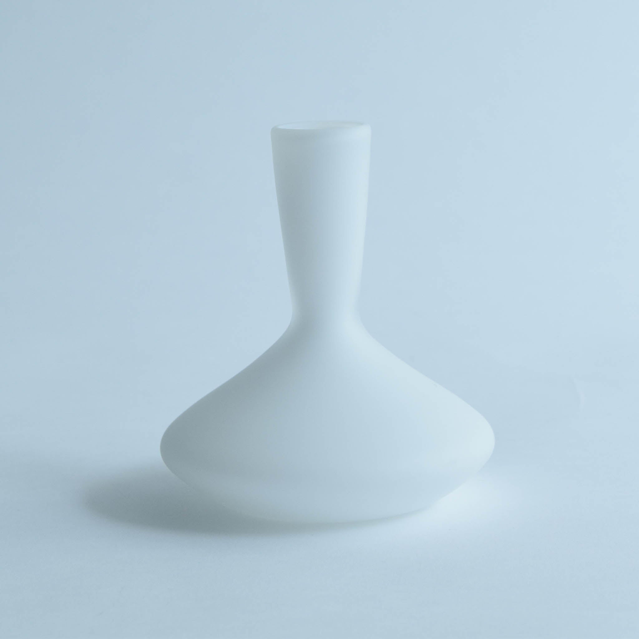 Glass vase | 吹きガラスの一輪挿し