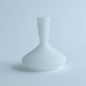 Glass vase | 吹きガラスの一輪挿し